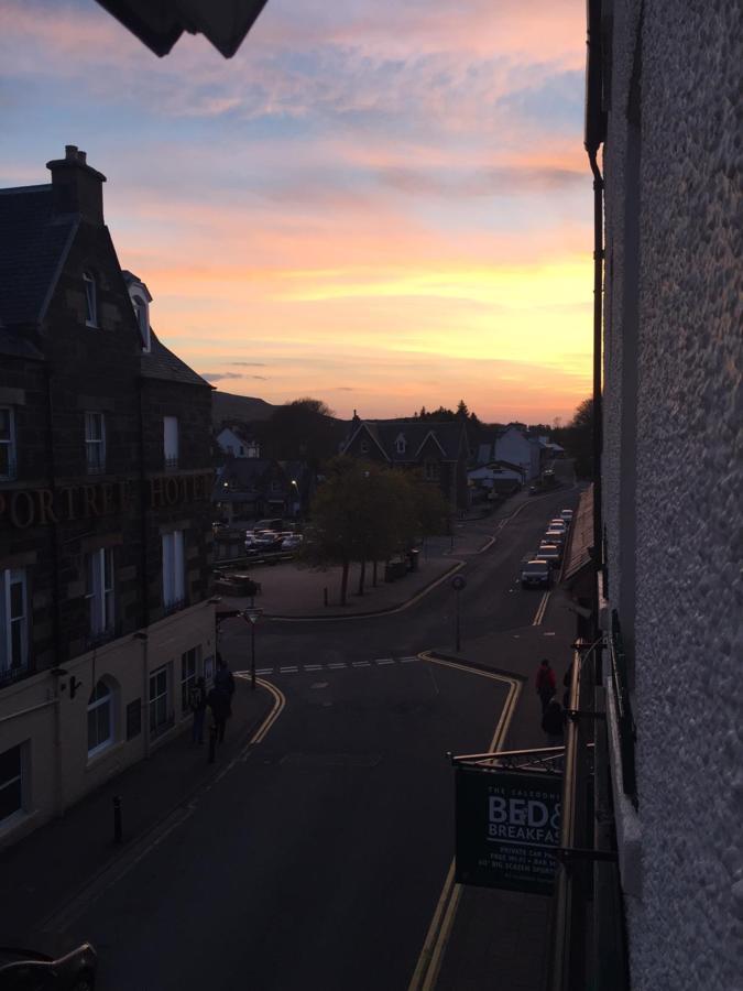 Caledonian Hotel ポートリー エクステリア 写真