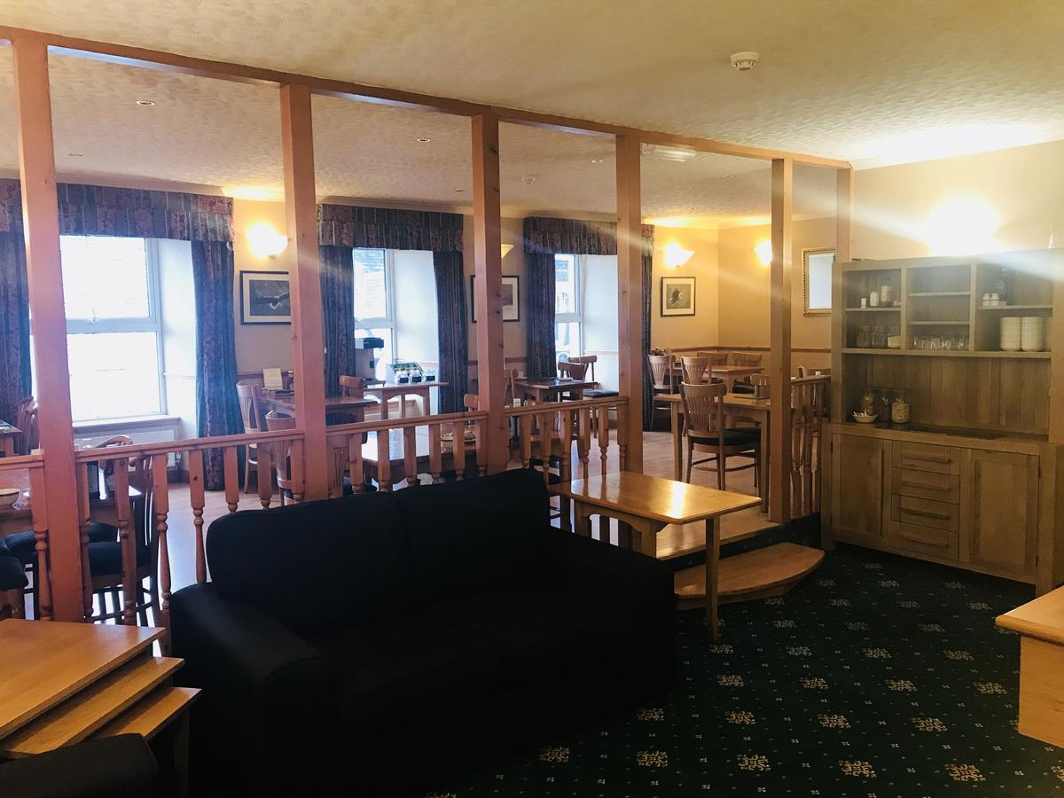 Caledonian Hotel ポートリー エクステリア 写真
