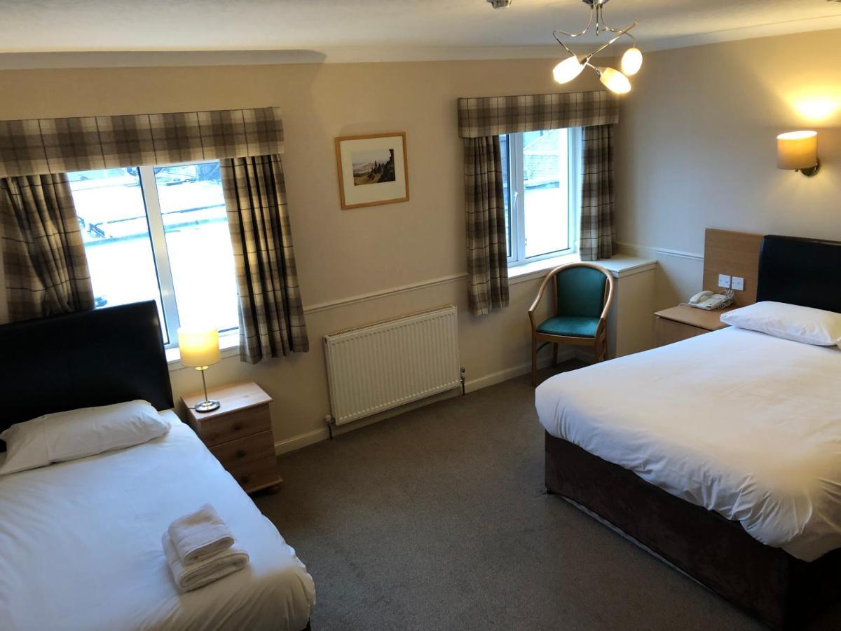 Caledonian Hotel ポートリー エクステリア 写真